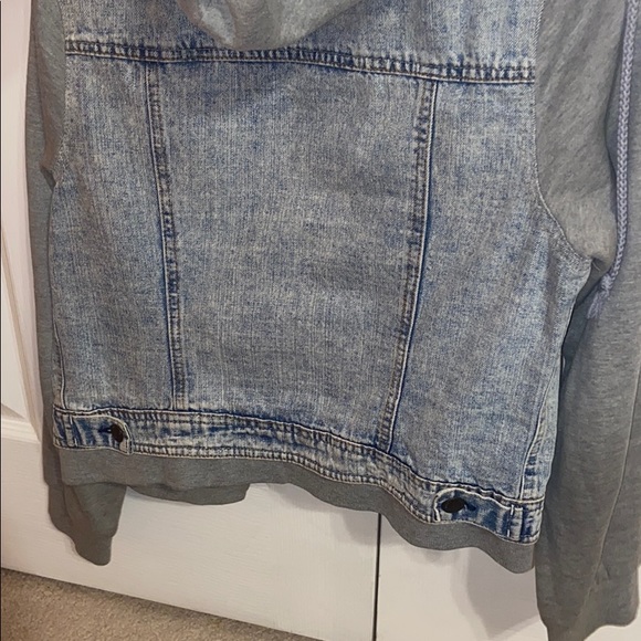 Jean Jacket ! - Picture 7 of 9